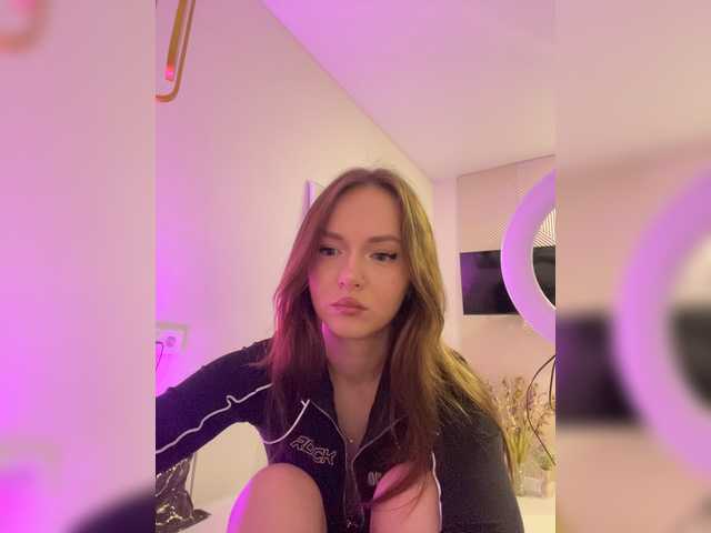 OlivkaVif live cam on BongaCams