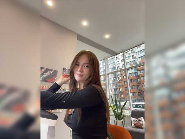 OlivkaVif live cam on BongaCams