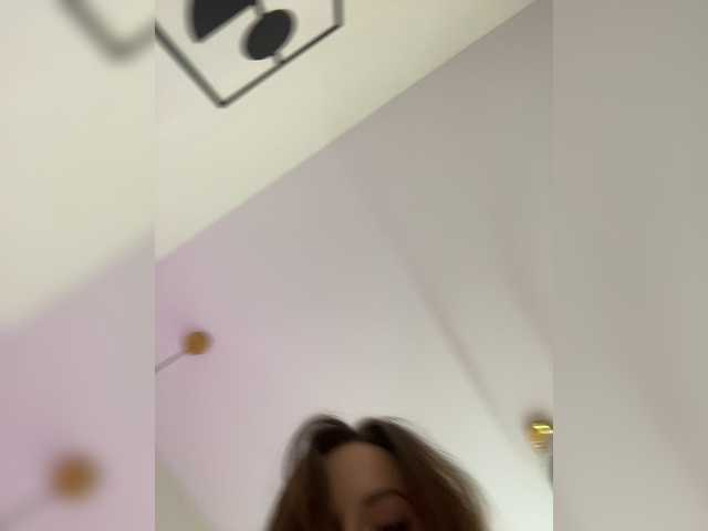 OlivkaVif live cam on BongaCams
