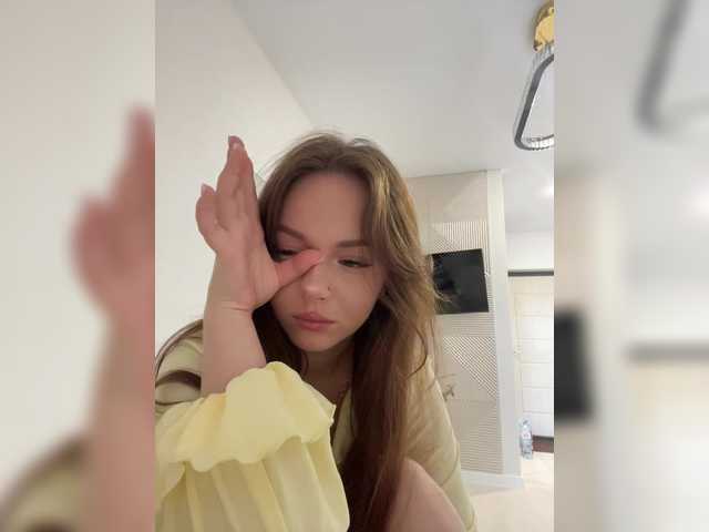 OlivkaVif live webcam show