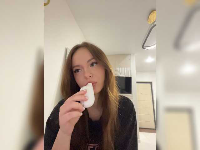 OlivkaVif live cam on BongaCams