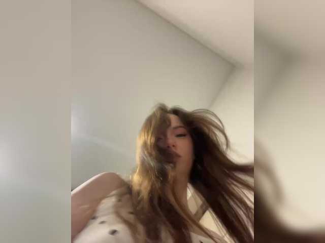OlivkaVif live cam on BongaCams