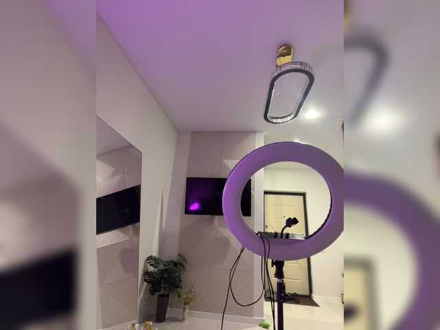 OlivkaVif live cam on BongaCams