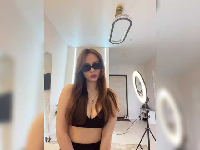 OlivkaVif live cam on BongaCams