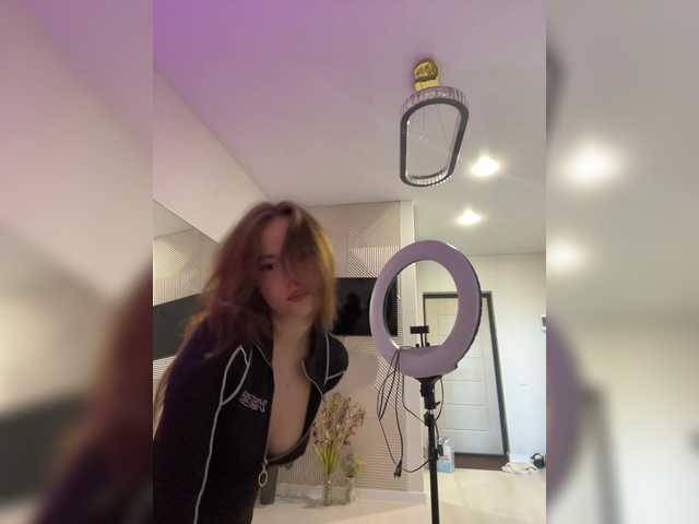 OlivkaVif live cam on BongaCams