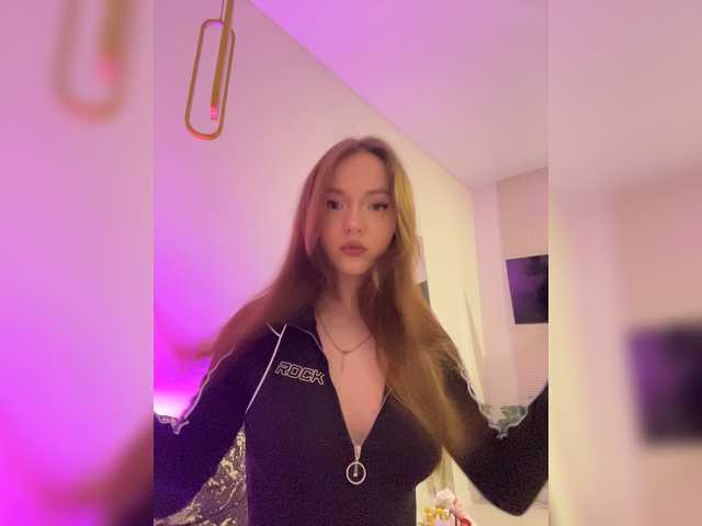 OlivkaVif live cam on BongaCams