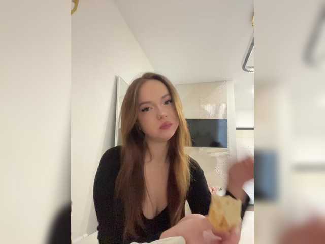 OlivkaVif live cam on BongaCams