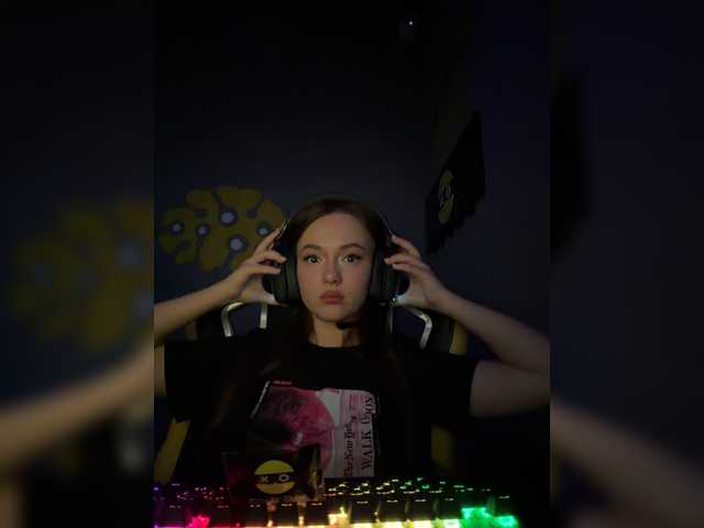 OlivkaVif live webcam show