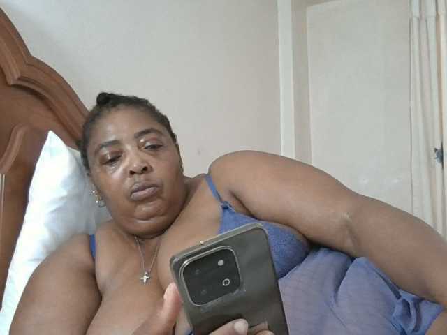 pussylips53 live cam on BongaCams