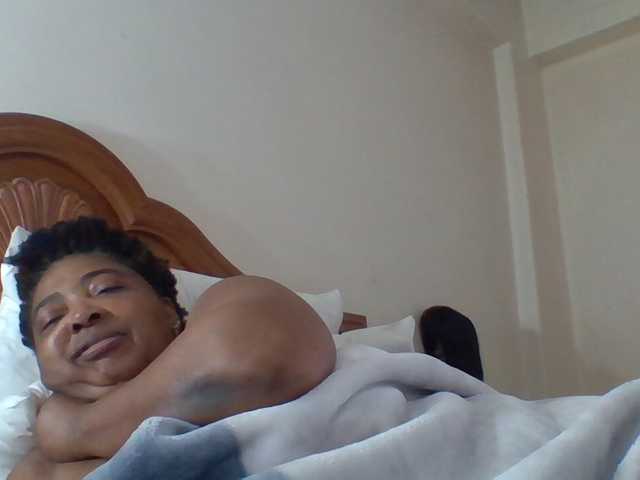 pussylips53 live cam on BongaCams