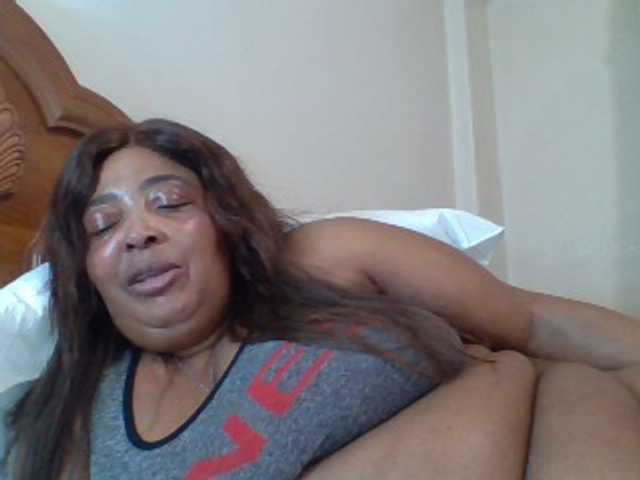 pussylips53 live cam on BongaCams