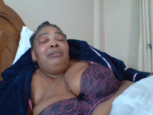 pussylips53 live cam on BongaCams