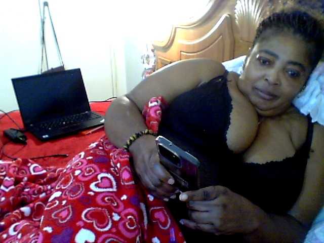 pussylips53's BongaCams show and profile