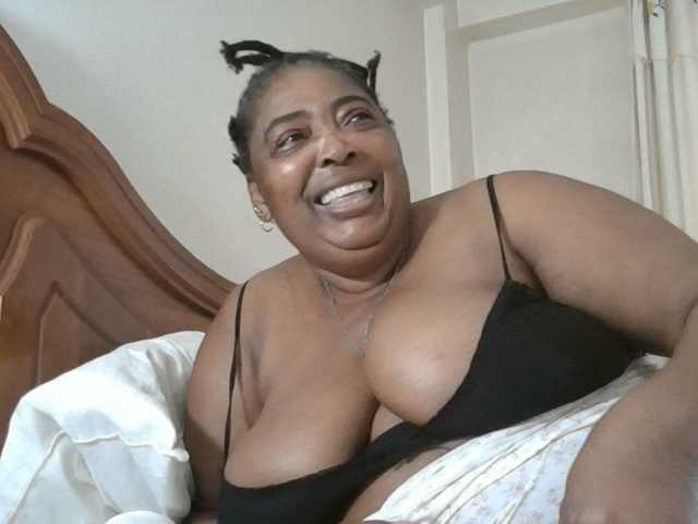 pussylips53 live cam on BongaCams