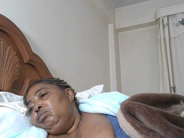 pussylips53 live cam on BongaCams