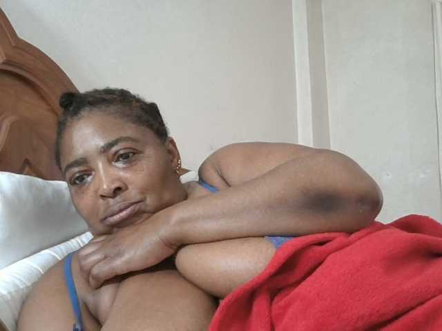 pussylips53 live cam on BongaCams