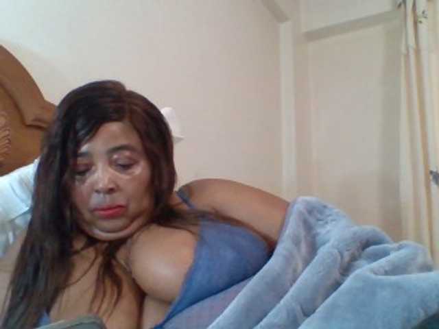 pussylips53 live cam on BongaCams