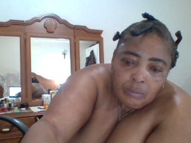 pussylips53 live cam on BongaCams