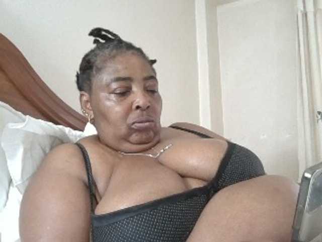 pussylips53 live cam on BongaCams