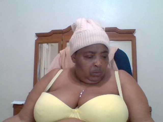 pussylips53 live cam on BongaCams