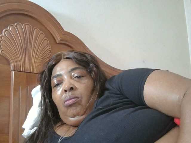 pussylips53, en directo ahora en BongaCams