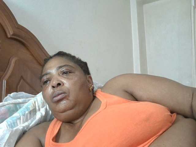 pussylips53 live cam