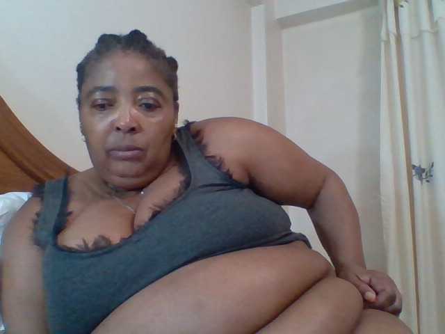 pussylips53 live cam on BongaCams