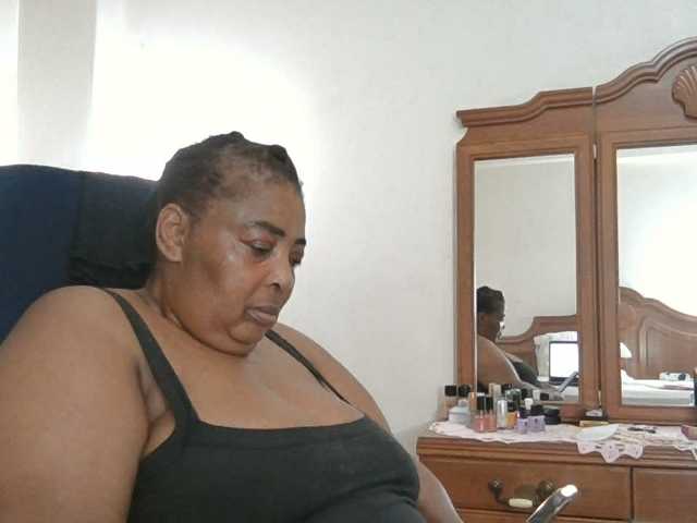 pussylips53 live cam on BongaCams