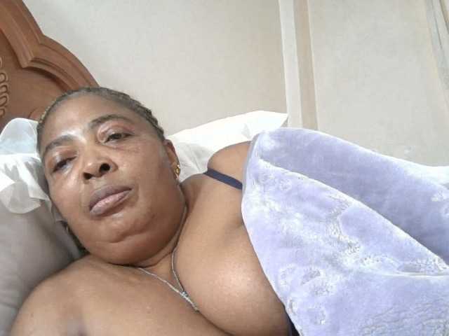 pussylips53 live cam on BongaCams