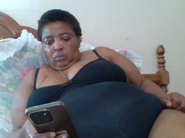 pussylips53 live cam on BongaCams