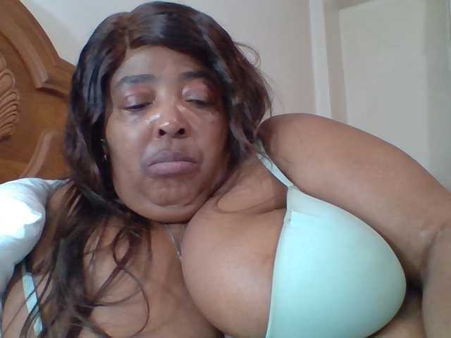 pussylips53 live cam on BongaCams
