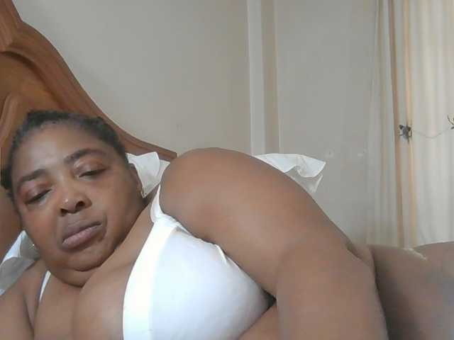 pussylips53 live cam preview