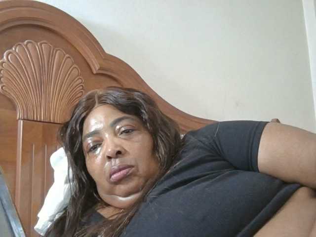 pussylips53, live now on BongaCams