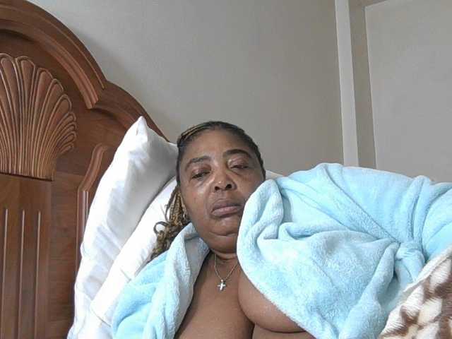 pussylips53 live cam on BongaCams
