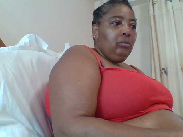 pussylips53 live cam on BongaCams