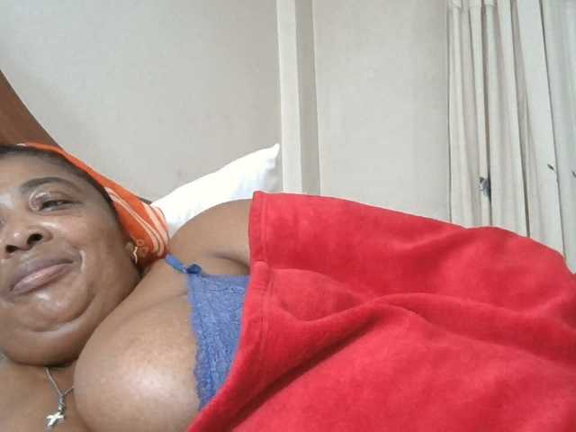 pussylips53 live cam on BongaCams