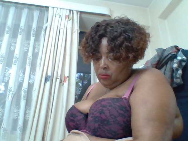 pussylips53 live cam on BongaCams
