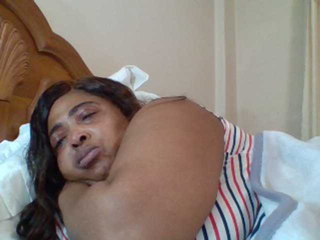 pussylips53 live cam on BongaCams