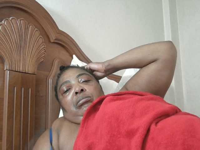 pussylips53 live cam on BongaCams