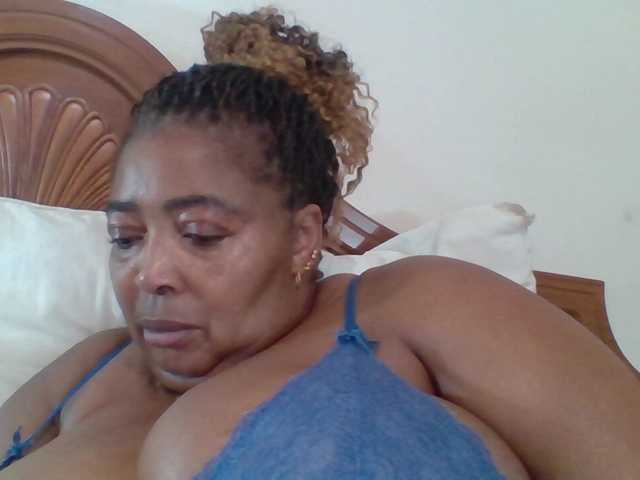 pussylips53's BongaCams show and profile