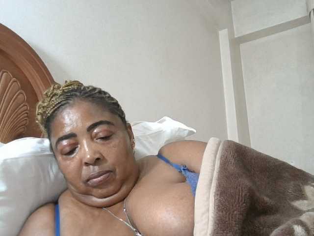 pussylips53 live cam on BongaCams