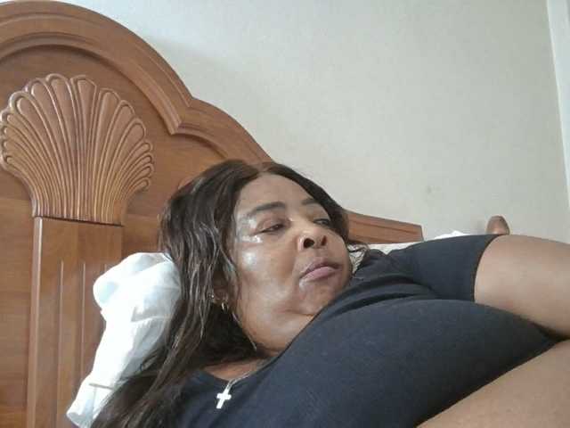pussylips53, en directo ahora en BongaCams