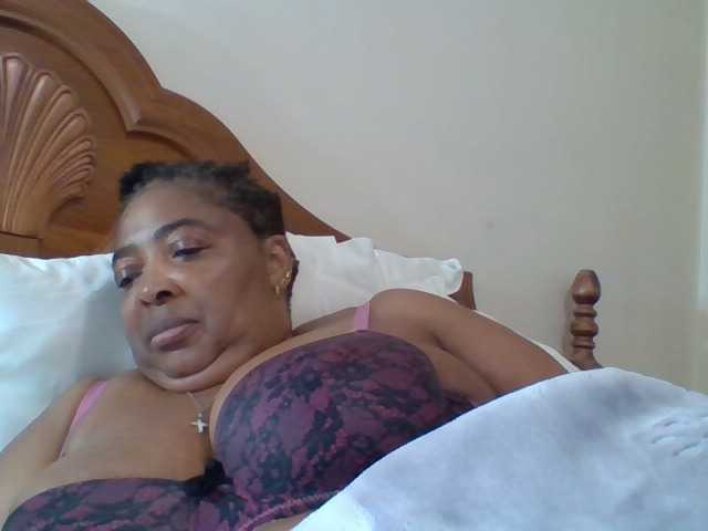 pussylips53 live cam on BongaCams