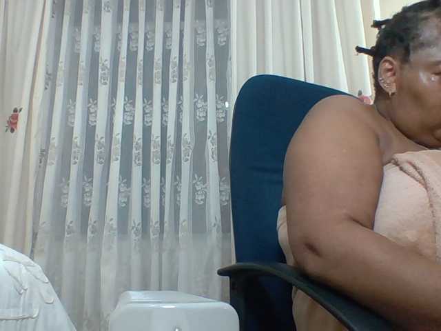 pussylips53 live cam on BongaCams