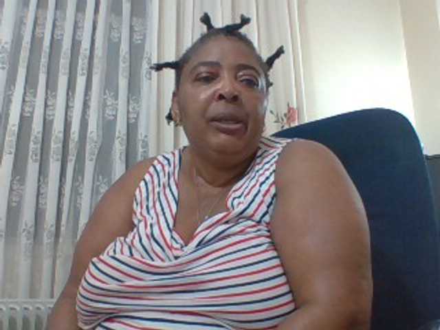 pussylips53 live cam on BongaCams