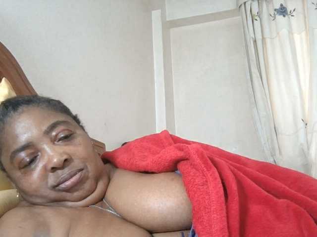 pussylips53 live cam on BongaCams