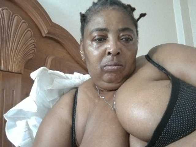 pussylips53 live cam preview