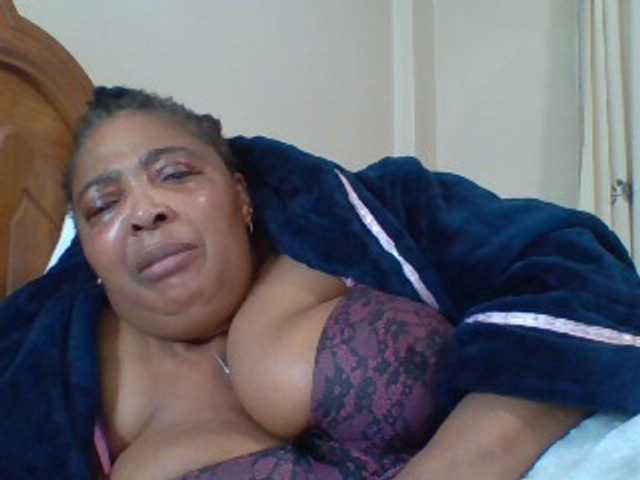 pussylips53 live cam on BongaCams