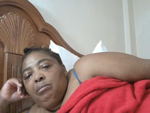 pussylips53 live cam on BongaCams