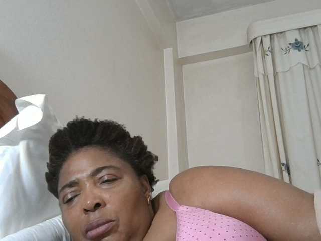 pussylips53 live cam preview
